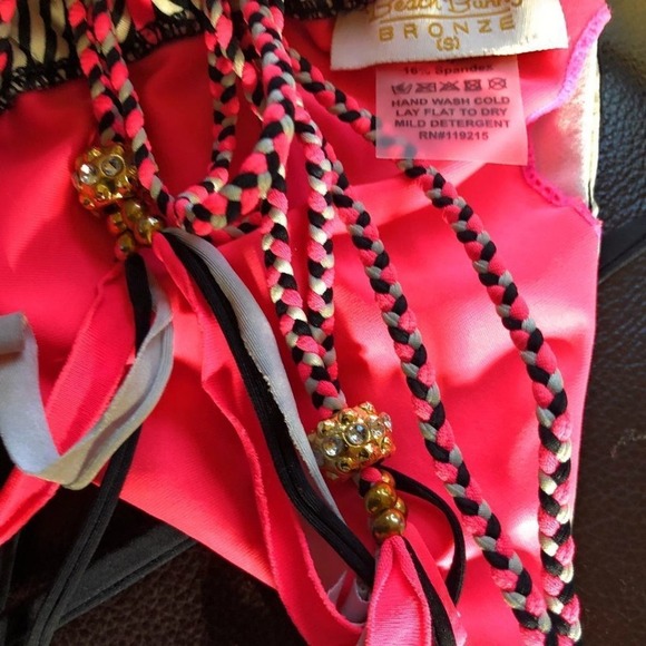 Beach Bunny Bronze Too Close Triangle Top - Picture 6 of 6